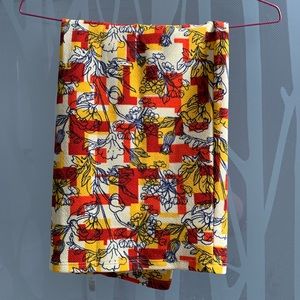 Mod vintage pattern pencil skirt.